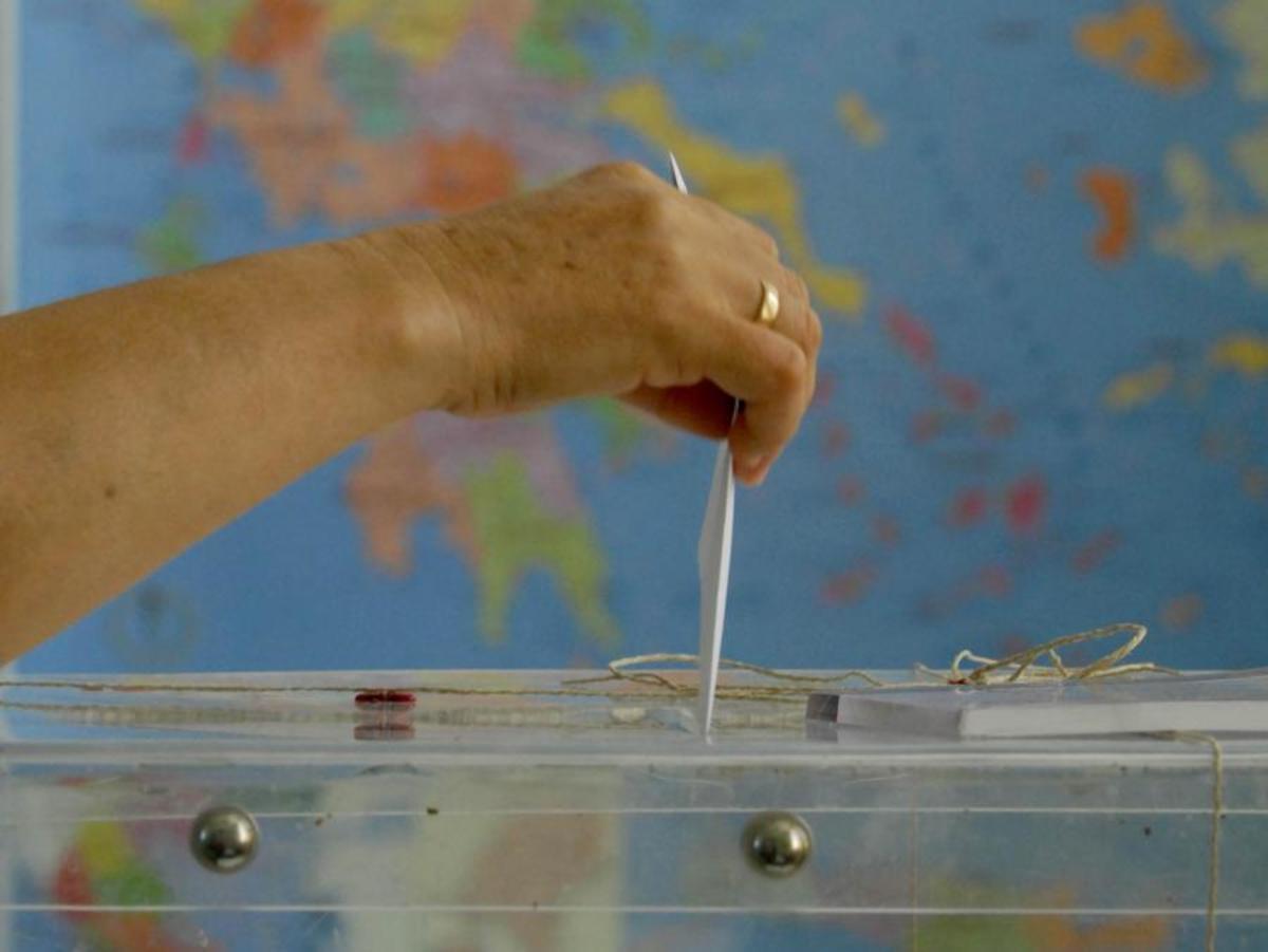 Απ’ τις δημοτικές εκλογές βγήκε η φράση “έχει μπάρμπα στην Κορώνη”