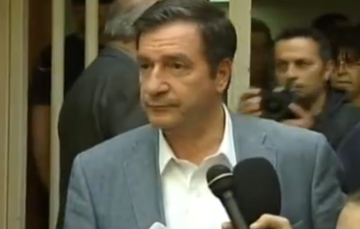 Εκλογές 2014: Ψήφισε ο δήμαρχος Αθηναίων Γιώργος Καμίνης