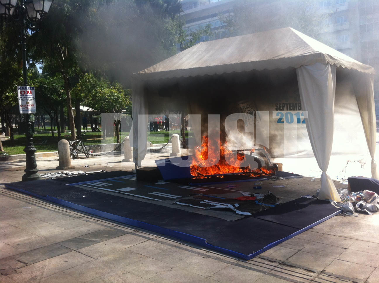 Ντροπή!Έκαψαν το Χαμόγελο του Παιδιού – Έβαλαν φωτιά στον Εθνικό Κήπο!