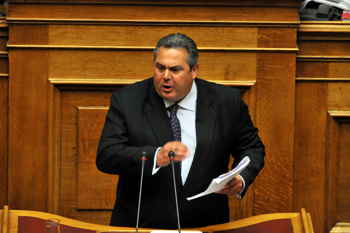 Επεισόδιο Καμμένου με δημοσιογράφο – Παρέδωσε μαθήματα δημοσιογραφίας – BINTEO