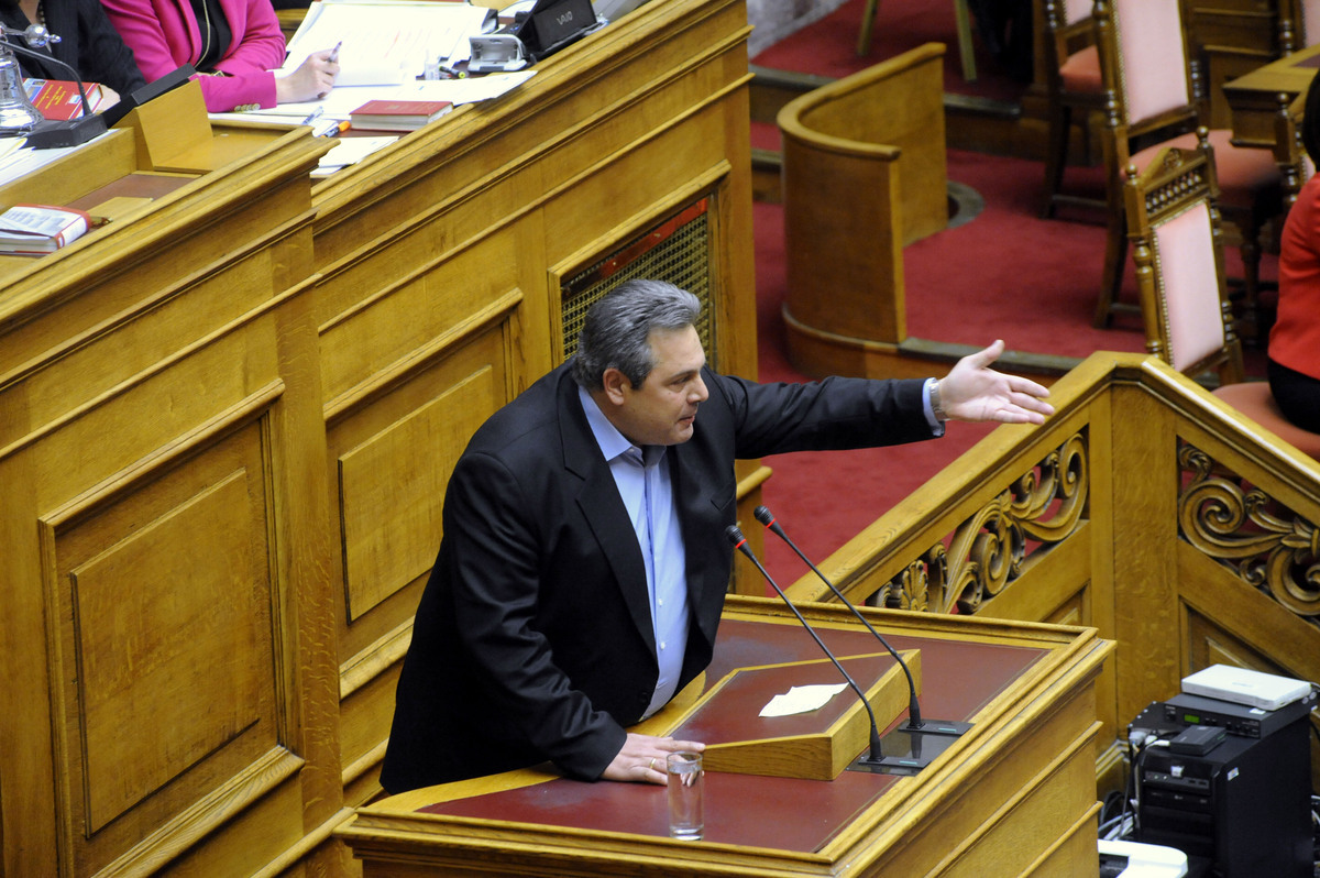 Απάντηση Καμμένου στο τελεσίγραφο μέσω Twitter