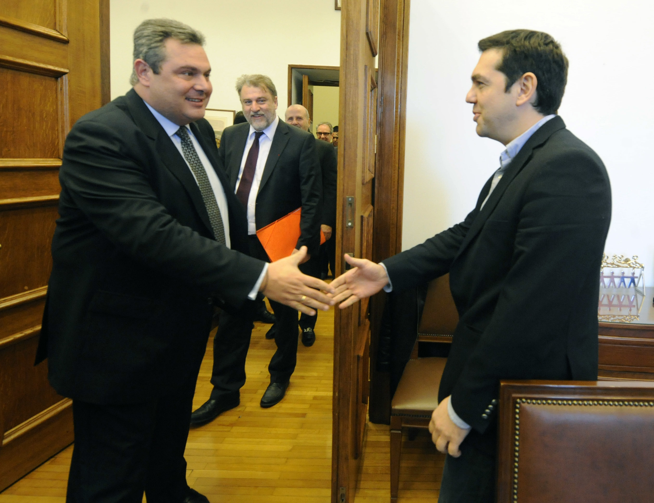 Συνάντηση Τσίπρα-Καμμένου για τα κόκκινα δάνεια