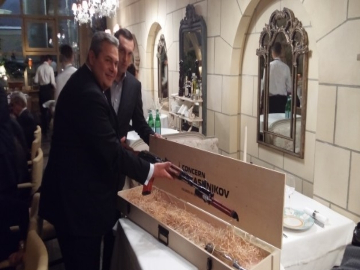 “Ο Πάνος πήρε τ΄ όπλο του” και είναι και Καλάσνικοφ