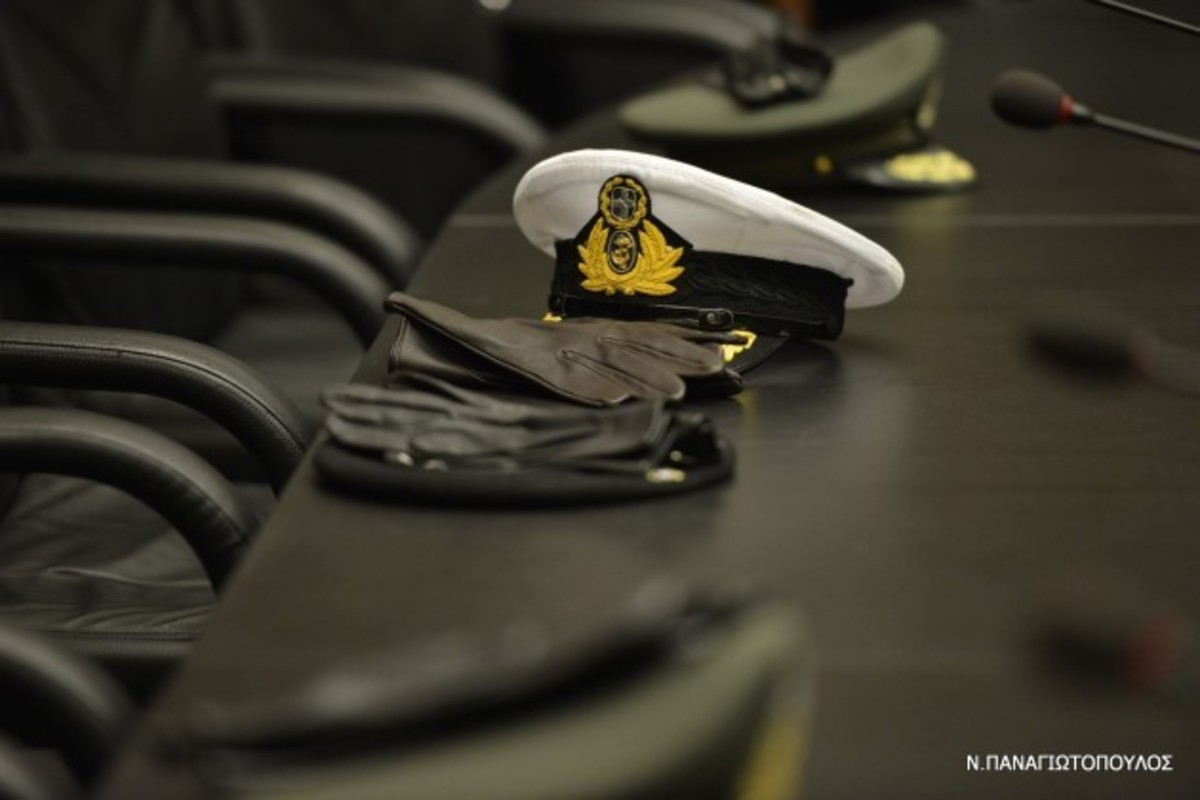 Απολύσεις στις ΕΔ – Τι ρωτάνε τον πρωθυπουργό οι στρατιωτικοί