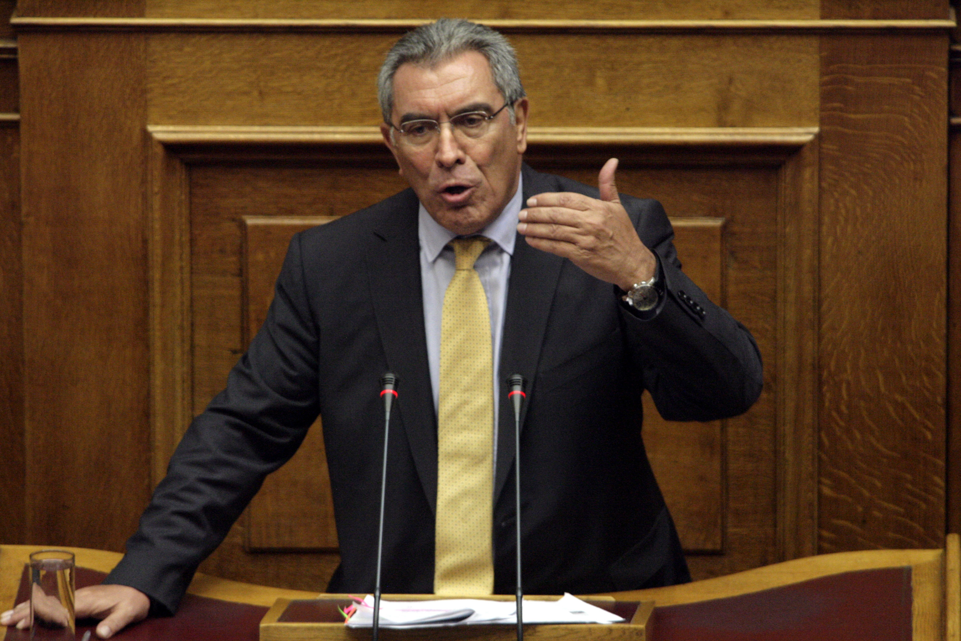 Καπερνάρος: «Τα αδέρφια σας τους λαθρομετανάστες πάρτε τους στα σπίτια σας!»
