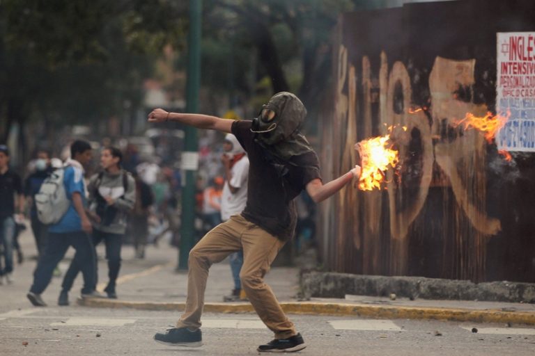 Βενεζουέλα: 9 οι νεκροί στις διαδηλώσεις κατά του Μαδούρο