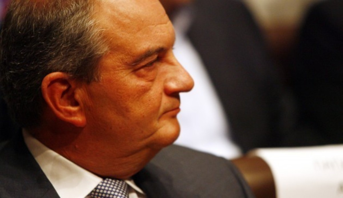 Ανησυχία Καραμανλή για τα εθνικά θέματα και συνάντηση με στρατηγό