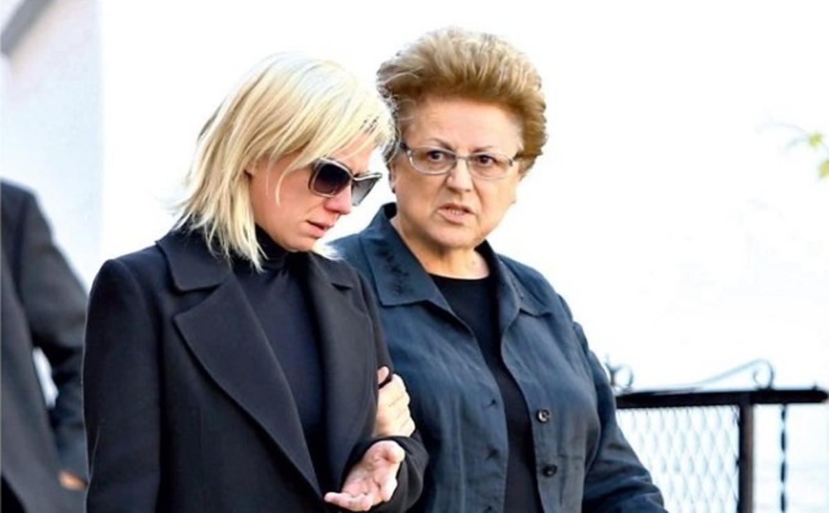 Οι δύσκολες στιγμές της Κατερίνας Καραβάτου