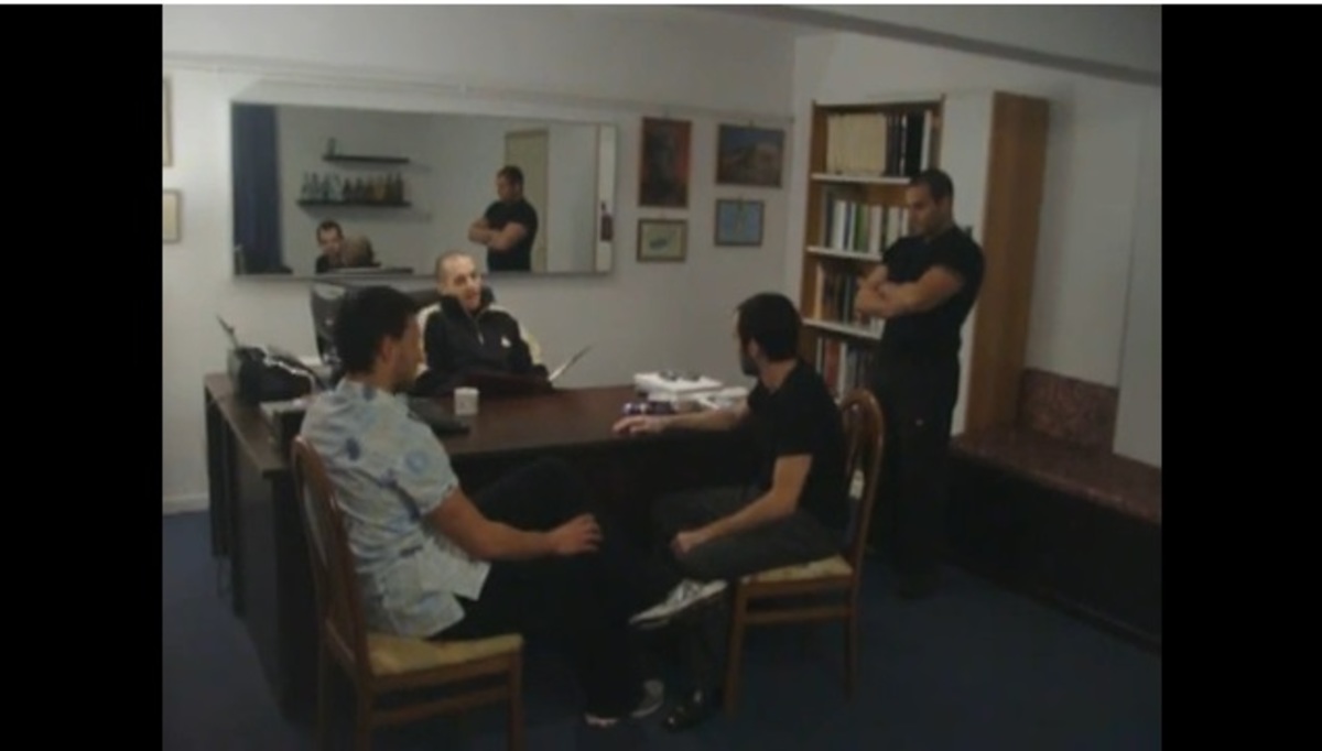 Όταν ο Ηλίας Κασιδιάρης έκανε τον αρχιφύλακα σε σίριαλ – ΒΙΝΤΕΟ