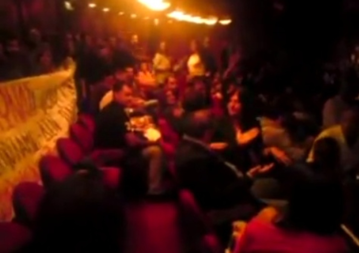 Γιαούρτωσαν τον Καστανίδη – Δείτε video