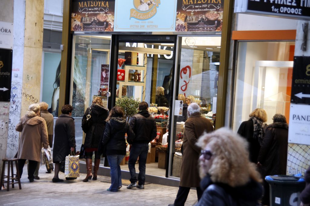 Ανοιχτά και σήμερα τα καταστήματα