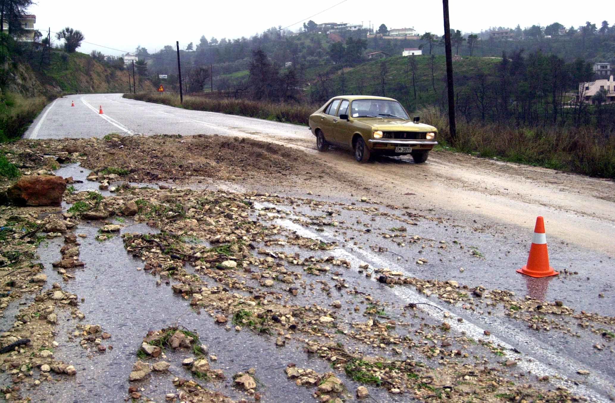 Η κατολίσθηση έγινε στην περιοχή της Σιθωνίας - ΦΩΤΟ EUROKINISSI