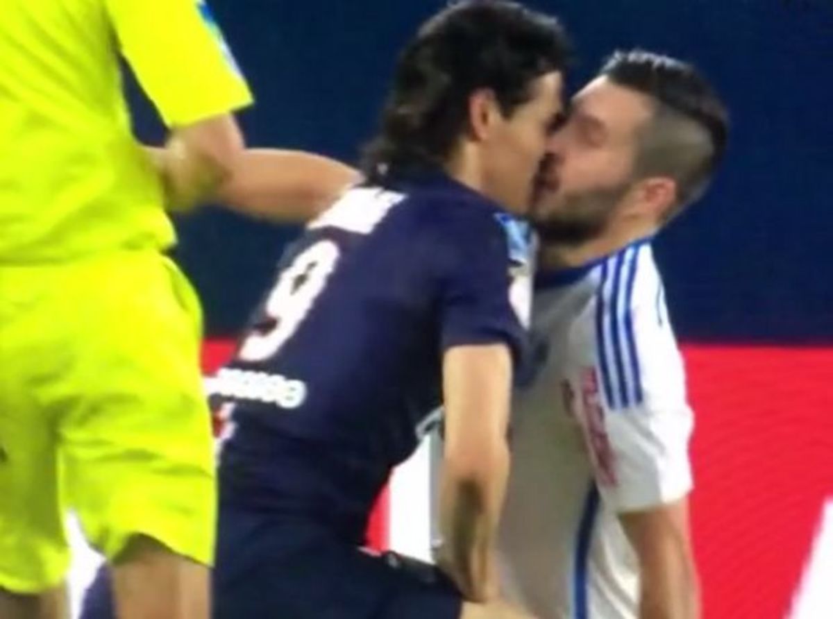 Το… φιλάκι Ζινιάκ και Καβάνι (VIDEO)