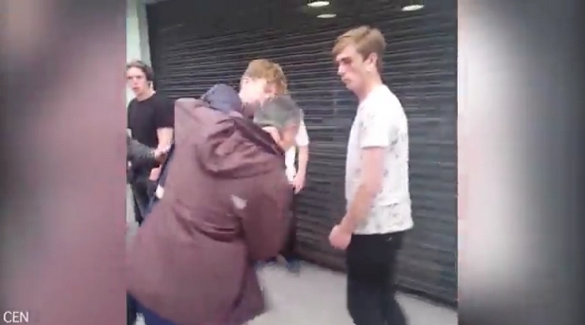 Του κάρφωσε ψαλίδι στον λαιμό – Έμεινε μερικώς παράλυτος ο 17χρονος [vid]