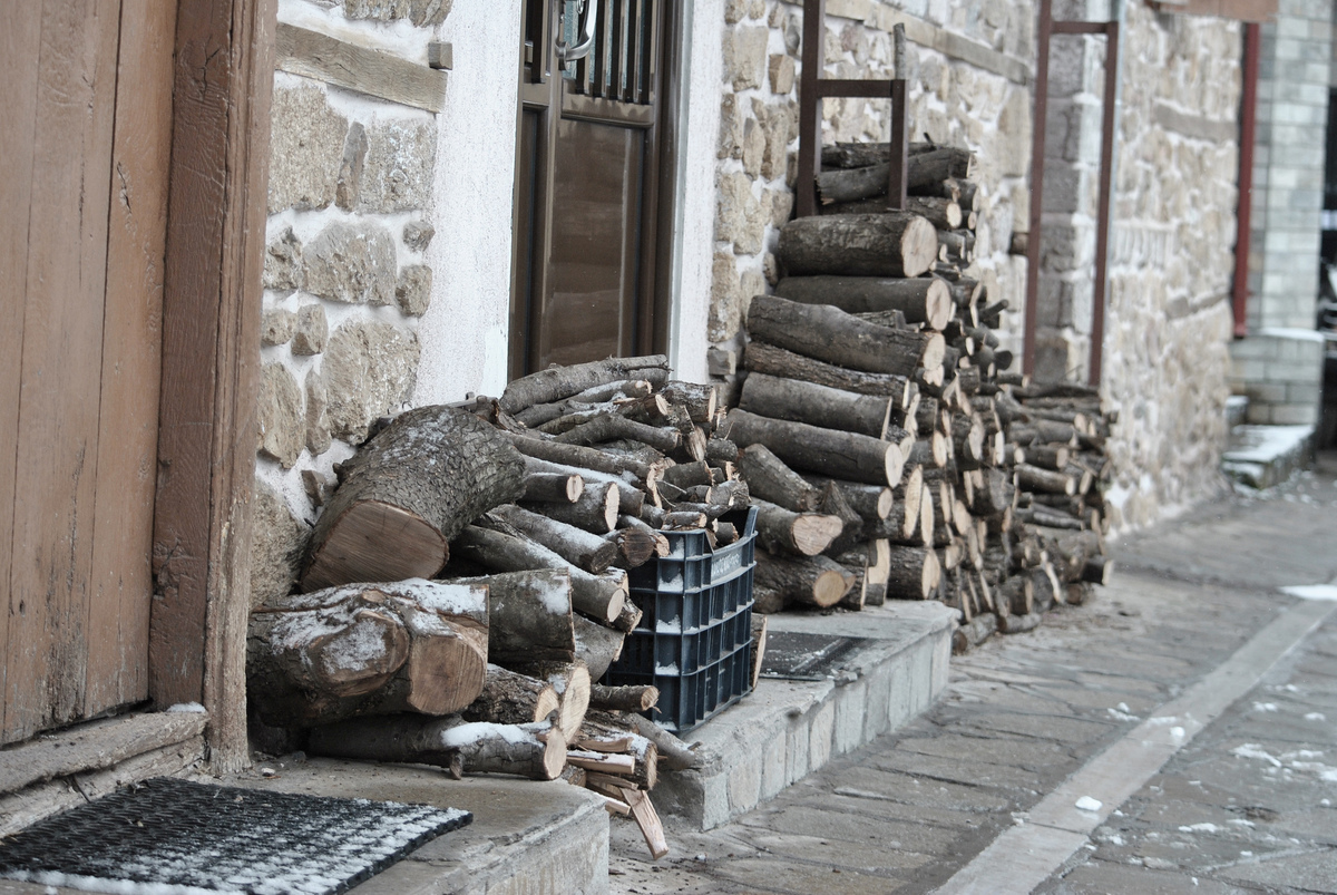 Ηράκλειο: Δωρεάν καυσόξυλα σε ευπαθείς ομάδες