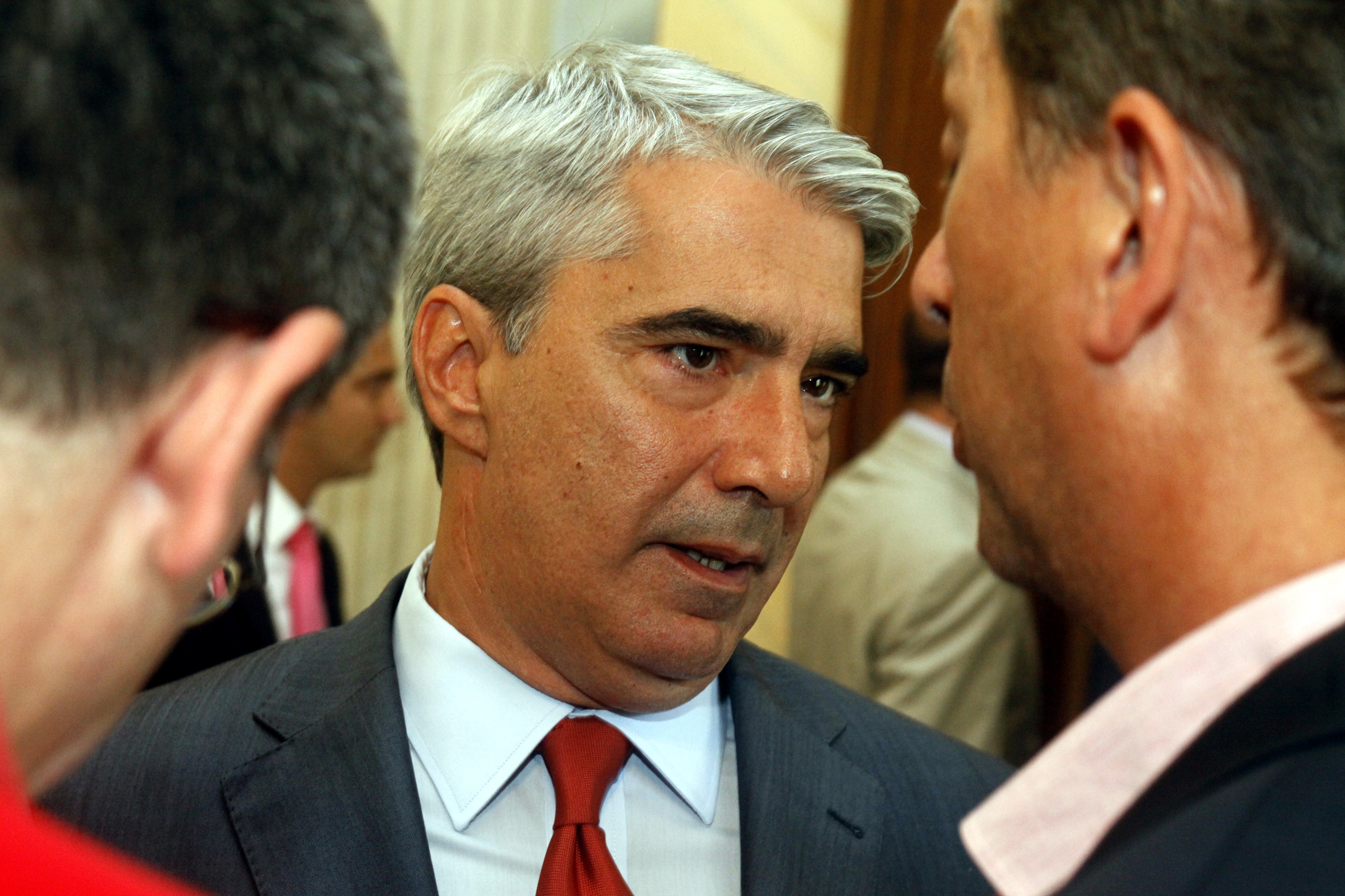 Μπρίφινγκ… δικομματικό!
