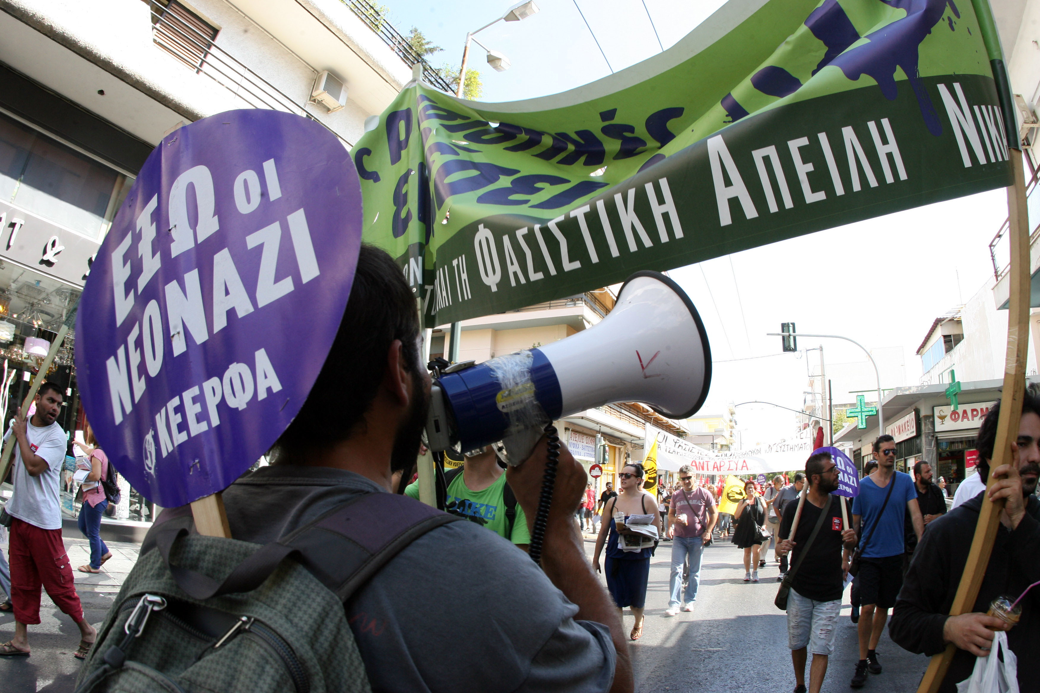 ΚΕΕΡΦΑ: Καταγγέλλει βασανισμούς με ηλεκτροσόκ στα κέντρα κράτησης μεταναστών