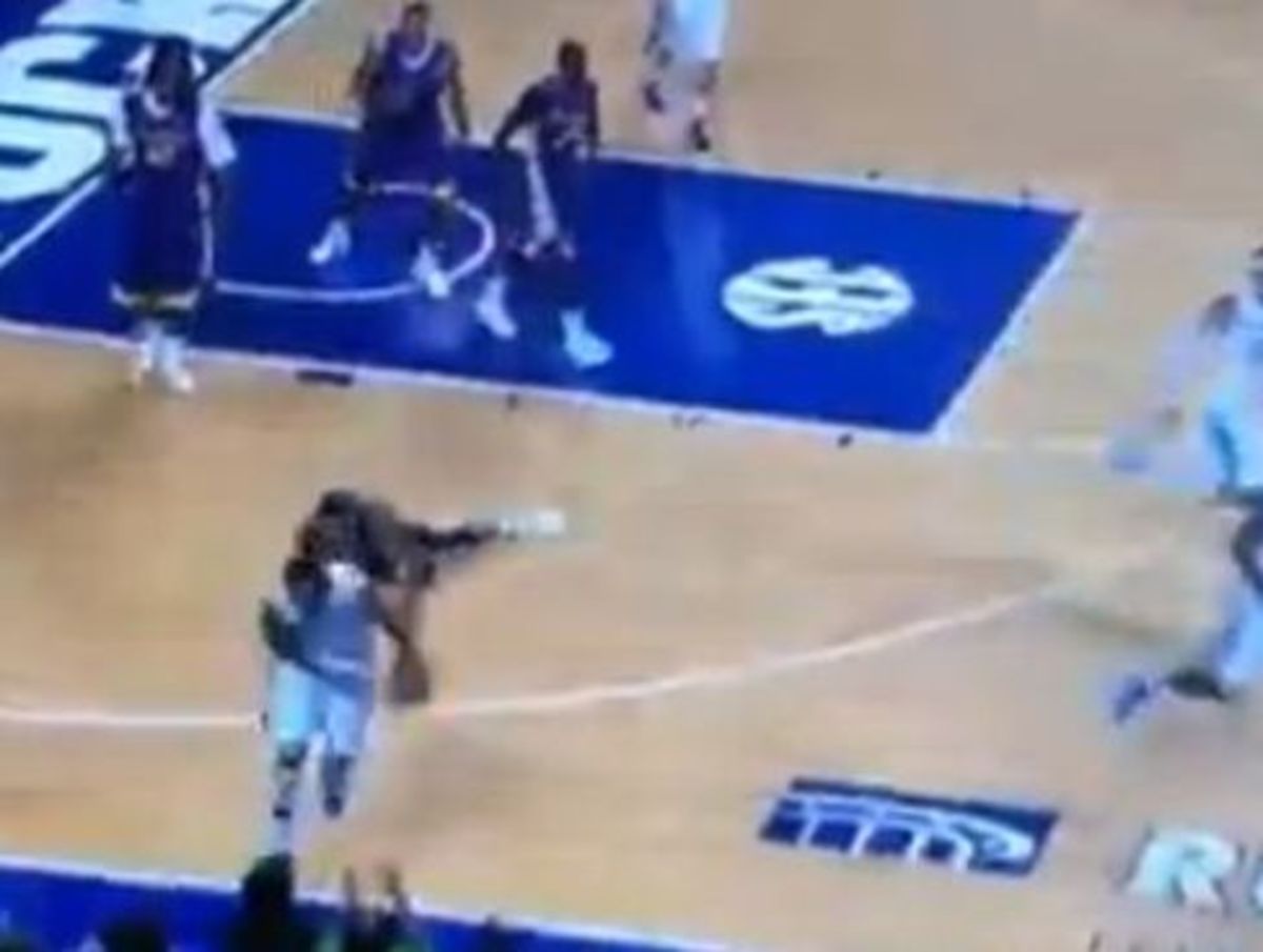 Απίθανο αυτοκαλάθι! (VIDEO)