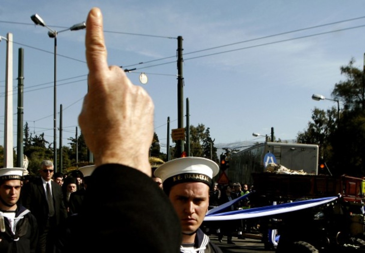 Σαν σήμερα η μέρα που η Ελλάδα βυθίστηκε στο πένθος