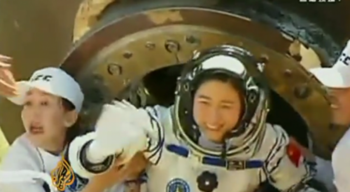 Η Κινέζα που πήγε στο διάστημα μιλά για την εμπειρία της
