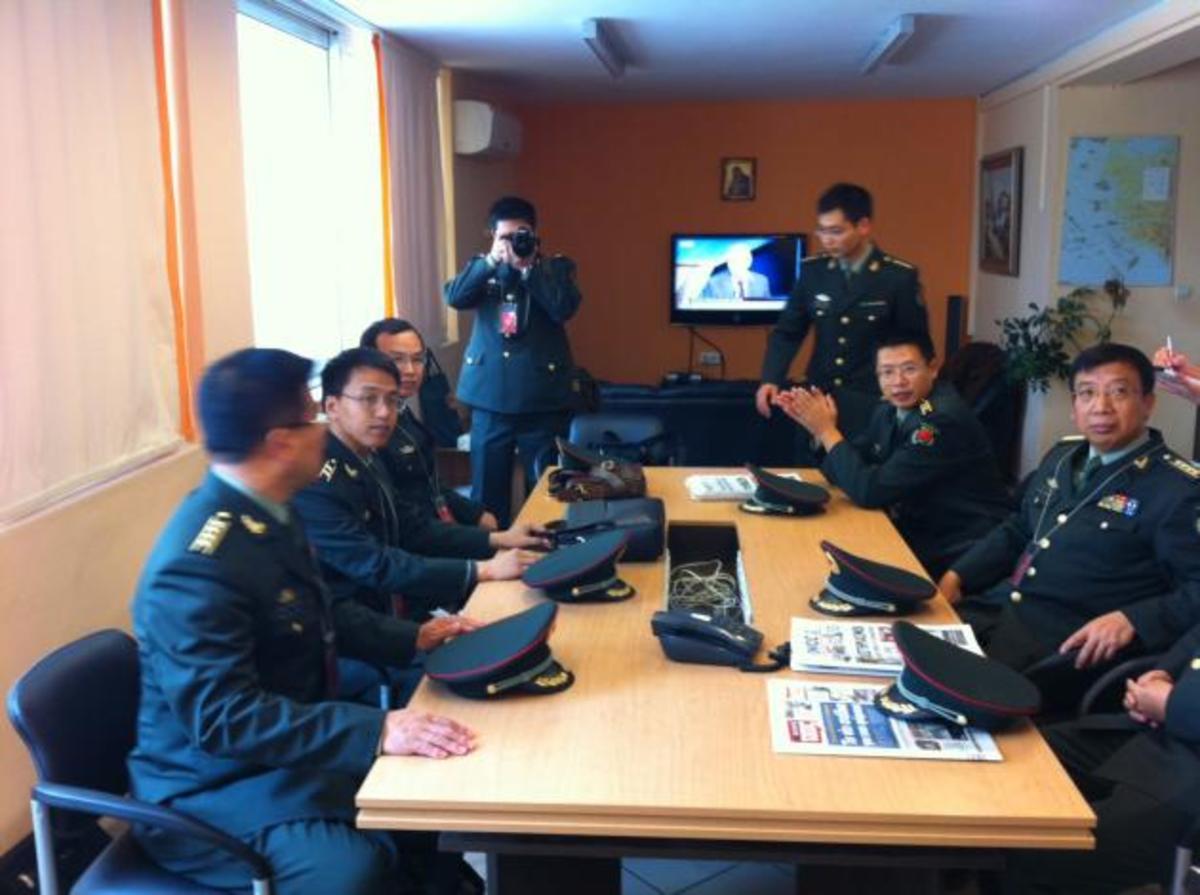 “Εισβολή Κινέζων” στο ΥΕΘΑ! Τι θέλουν τόσοι αξιωματικοί των κινεζικών ΕΔ;