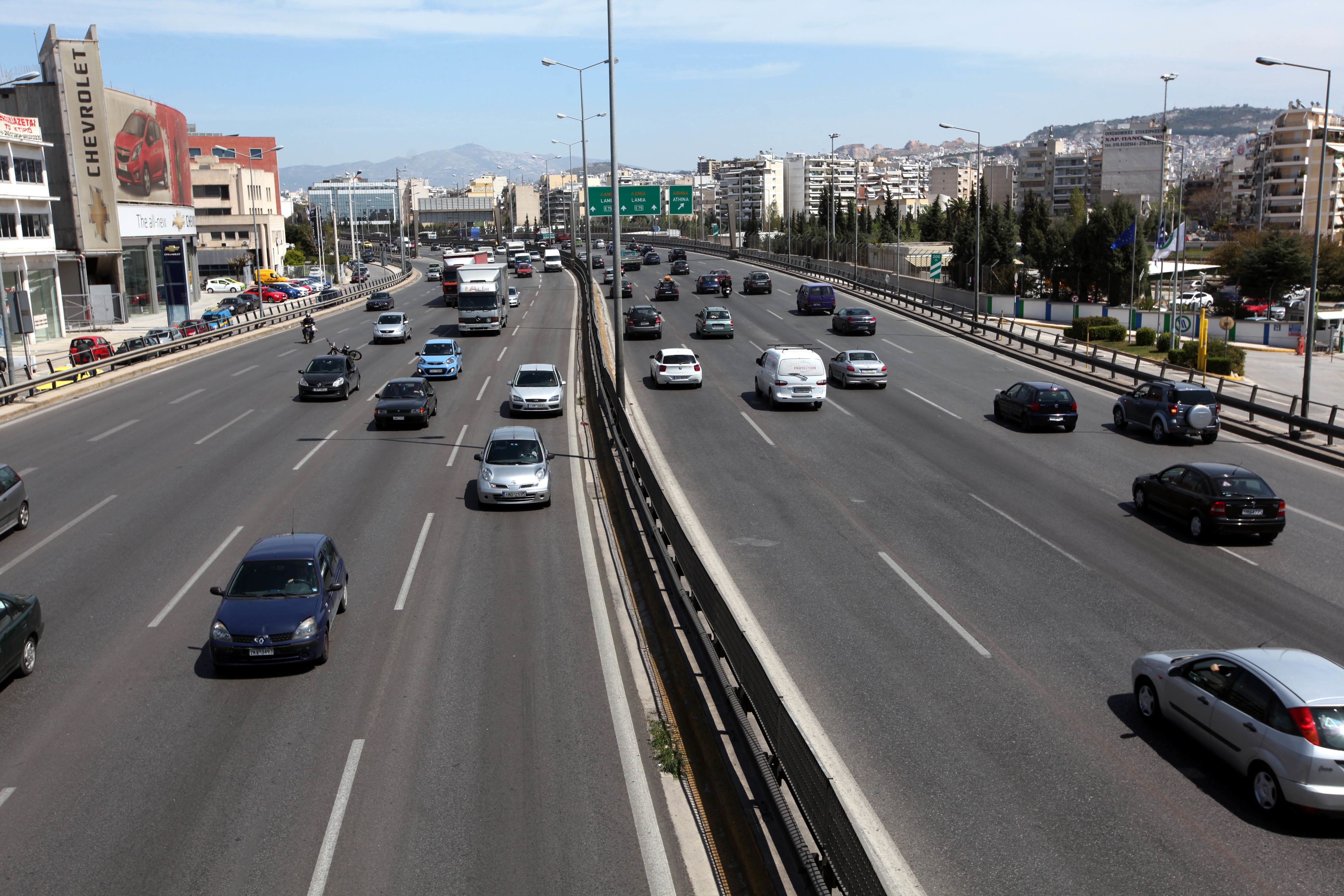 Ελάχιστοι οι εκδρομείς του τριημέρου του Αγ. Πνεύματος – “Βουλιάζει” ο τουρισμός