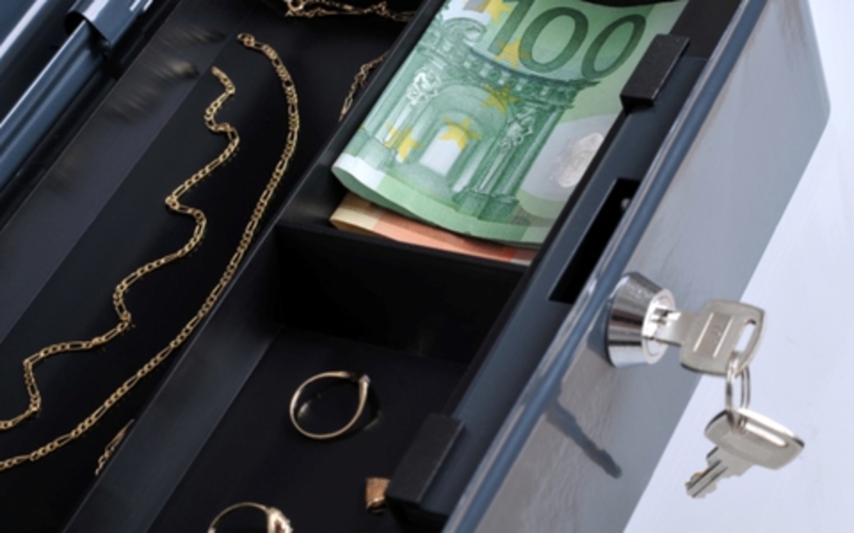 Η οικιακή βοηθός άρπαξε 150.000 ευρώ