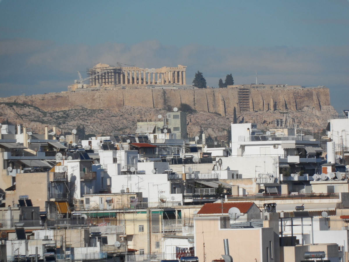 Κόκκινα δάνεια: Η τρόικα θέλει οπωσδήποτε να πωληθούν σε ιδιώτες – Τι προβλέπει το σχέδιο του Μνημονίου για επιχειρήσεις και νοικοκυριά