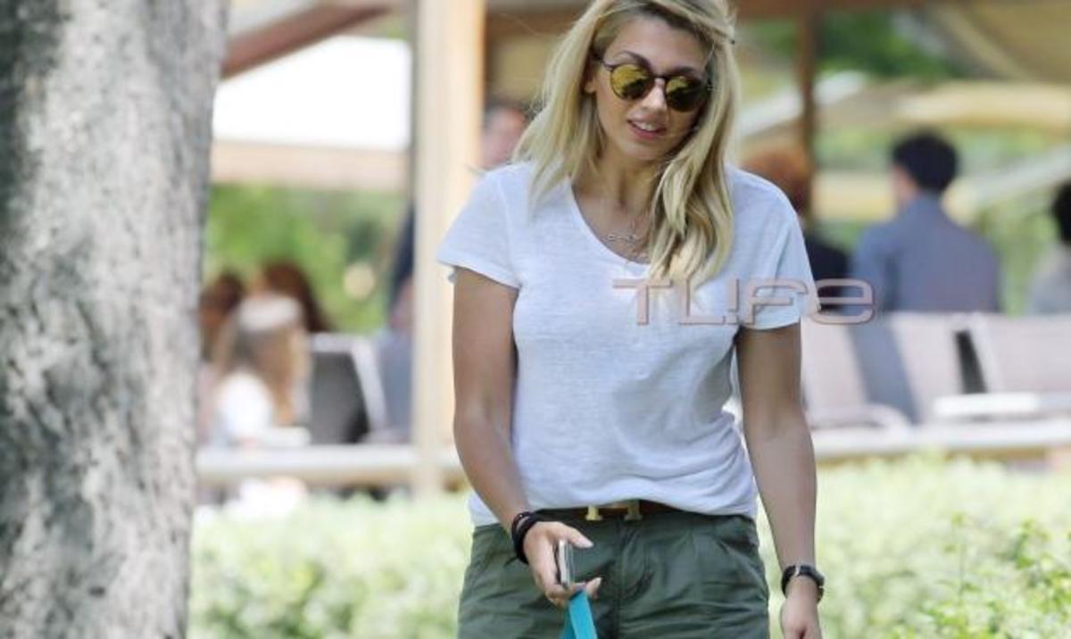 Οι βόλτες της Κωνσταντίνας Σπυροπούλου με τον μπαμπά της!