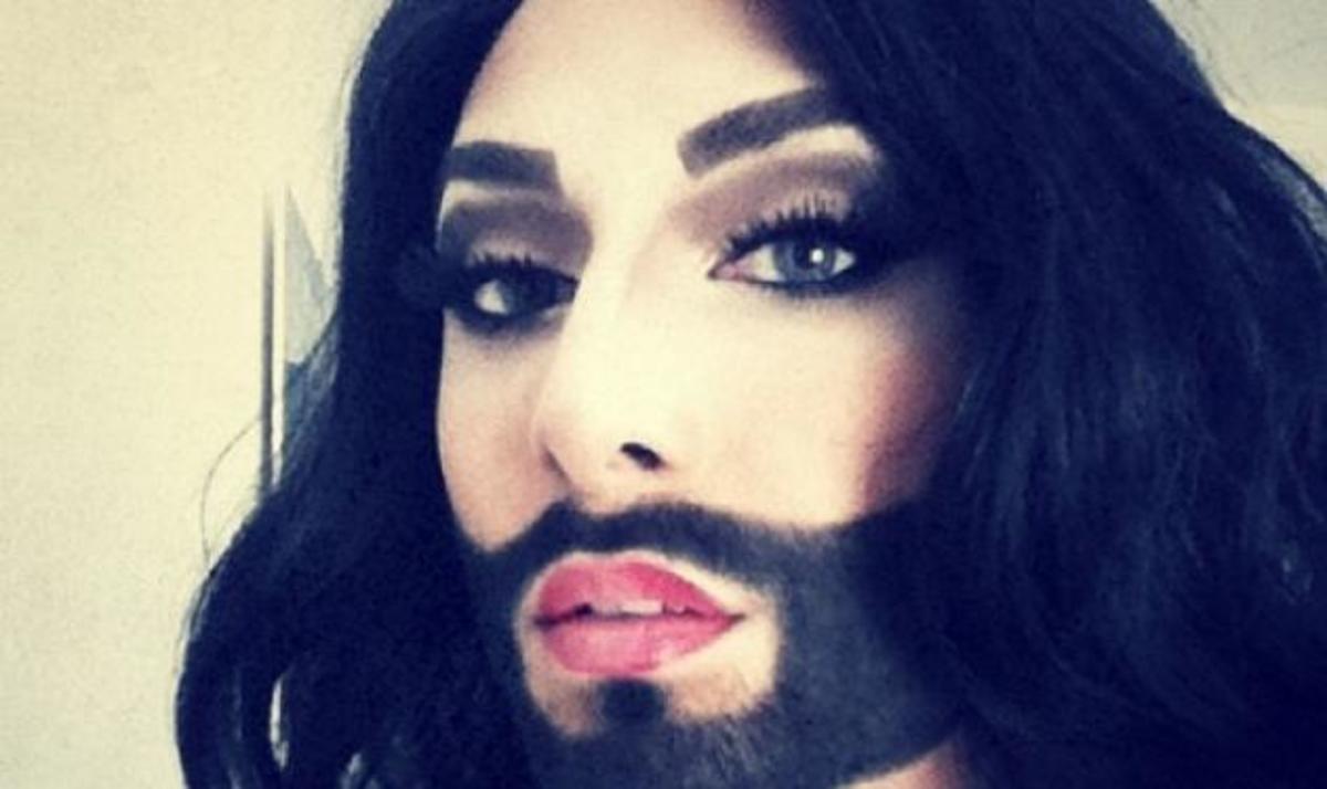 Τι ξέρει ο Τζώνυ Καλημέρης για την Conchita;