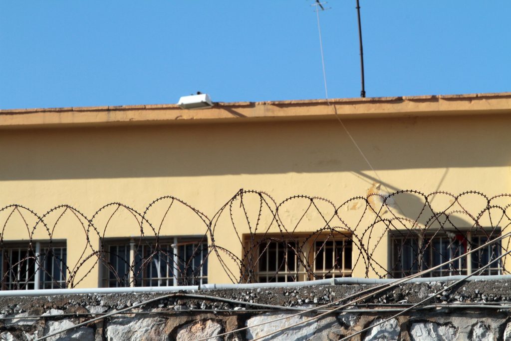 Και τι δεν είχε η μαύρη σακούλα που άφησε “επισκέπτης” στις φυλακές Κορυδαλλού