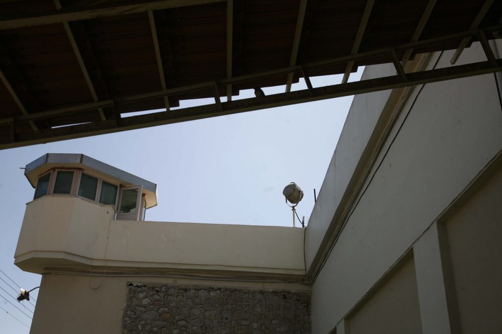 Συνελήφθη κρατούμενος φυλακών που βγήκε με άδεια!