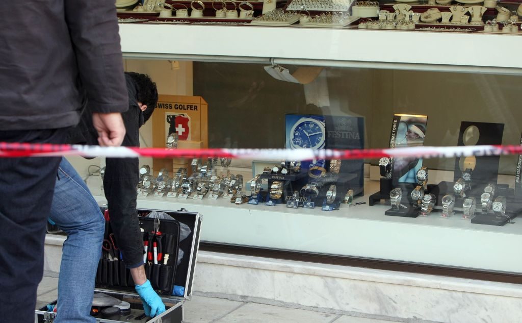 Ληστεία σε κοσμηματοπωλείο στον Κορυδαλλό