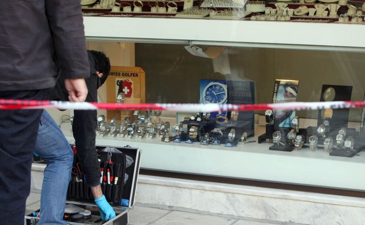 Ληστεία σε κοσμηματοπωλείο στον Κορυδαλλό