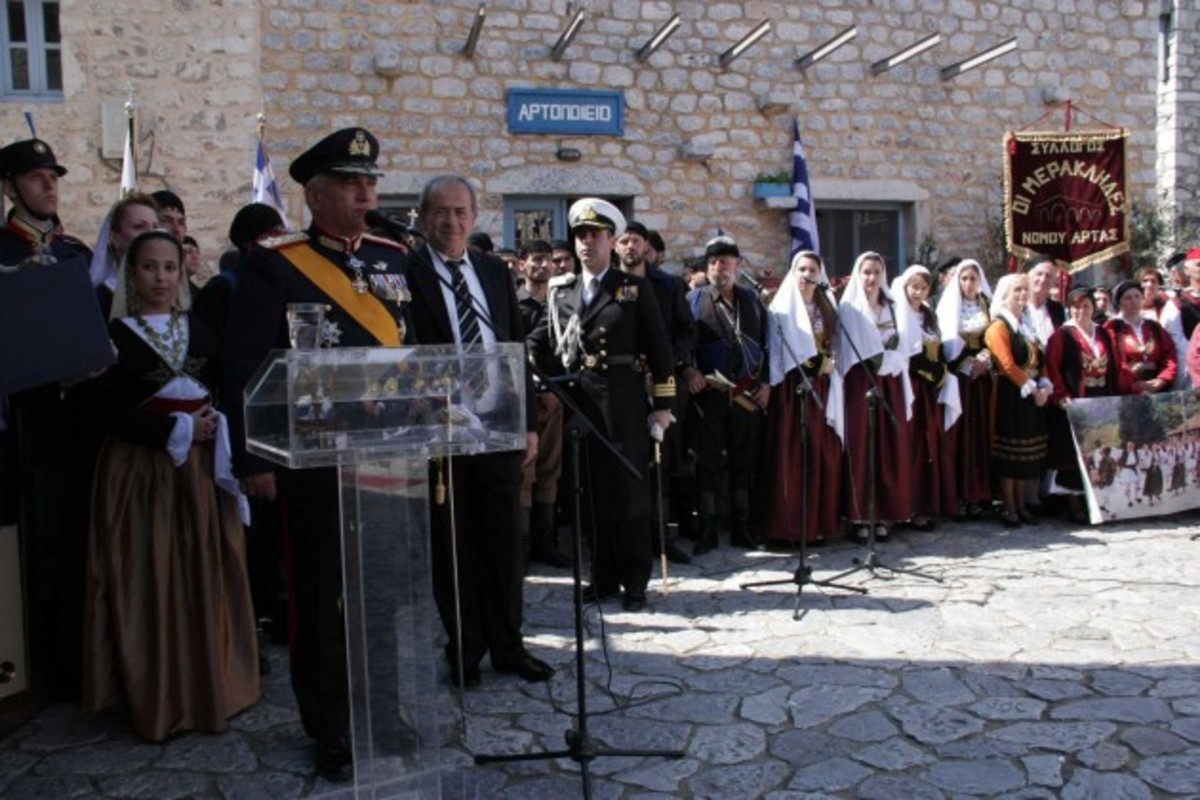 Κωσταράκος προς απόστρατους : “Φορέστε τα παράσημα με κοστούμι την 25η Μαρτίου”!
