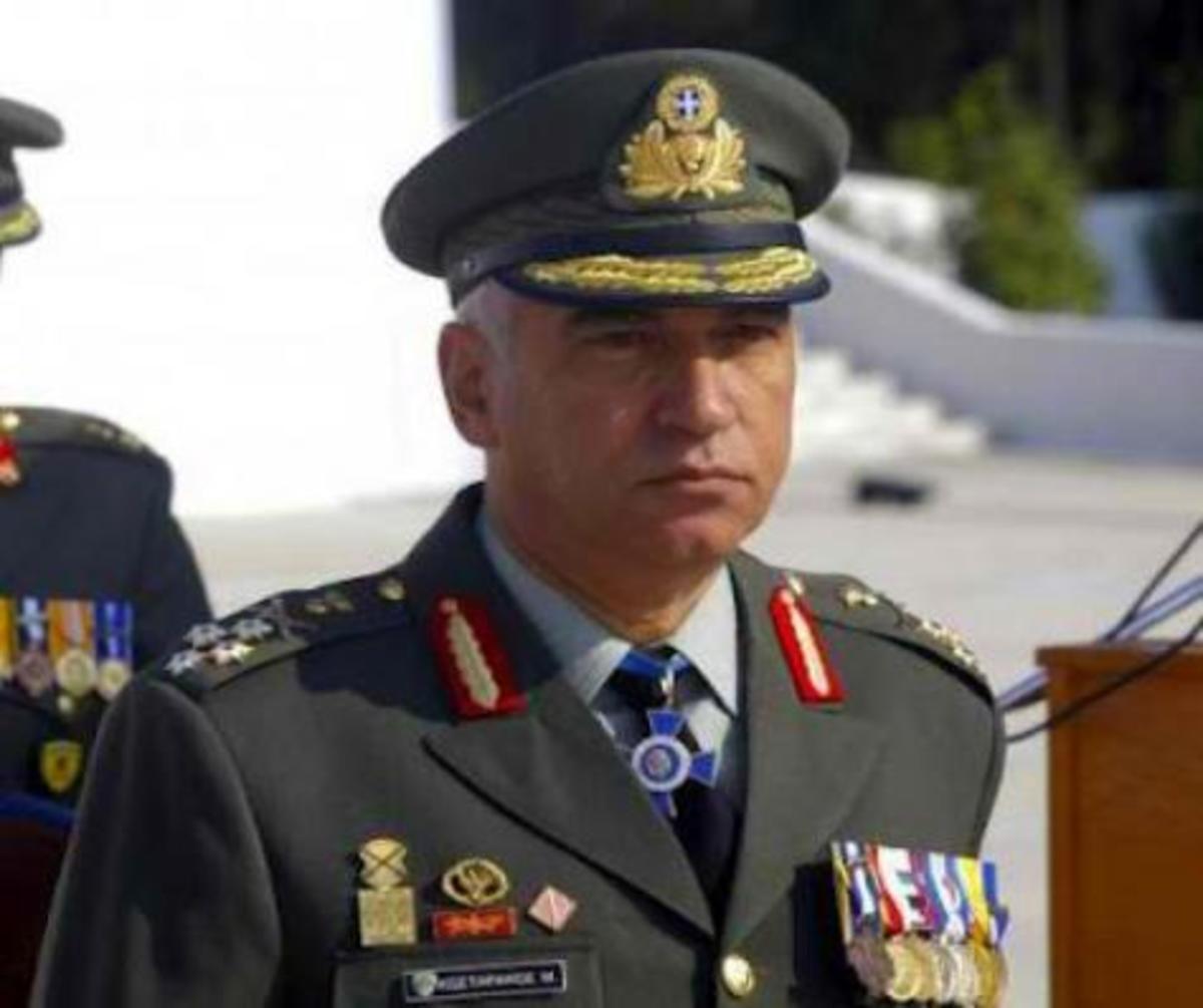 Αντεπίθεση Κωσταράκου:” Να μην φοράτε στολή στις διαμαρτυρίες”,λέει στους στρατιωτικούς