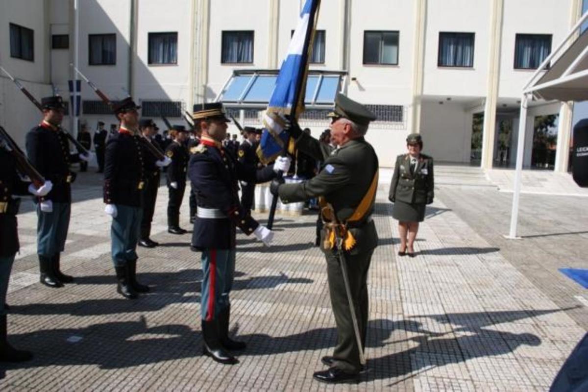 Ο “στρατιώτης” τρώει τον Αρχηγό – Οι περιπτώσεις Κωσταράκου – Γκίνη