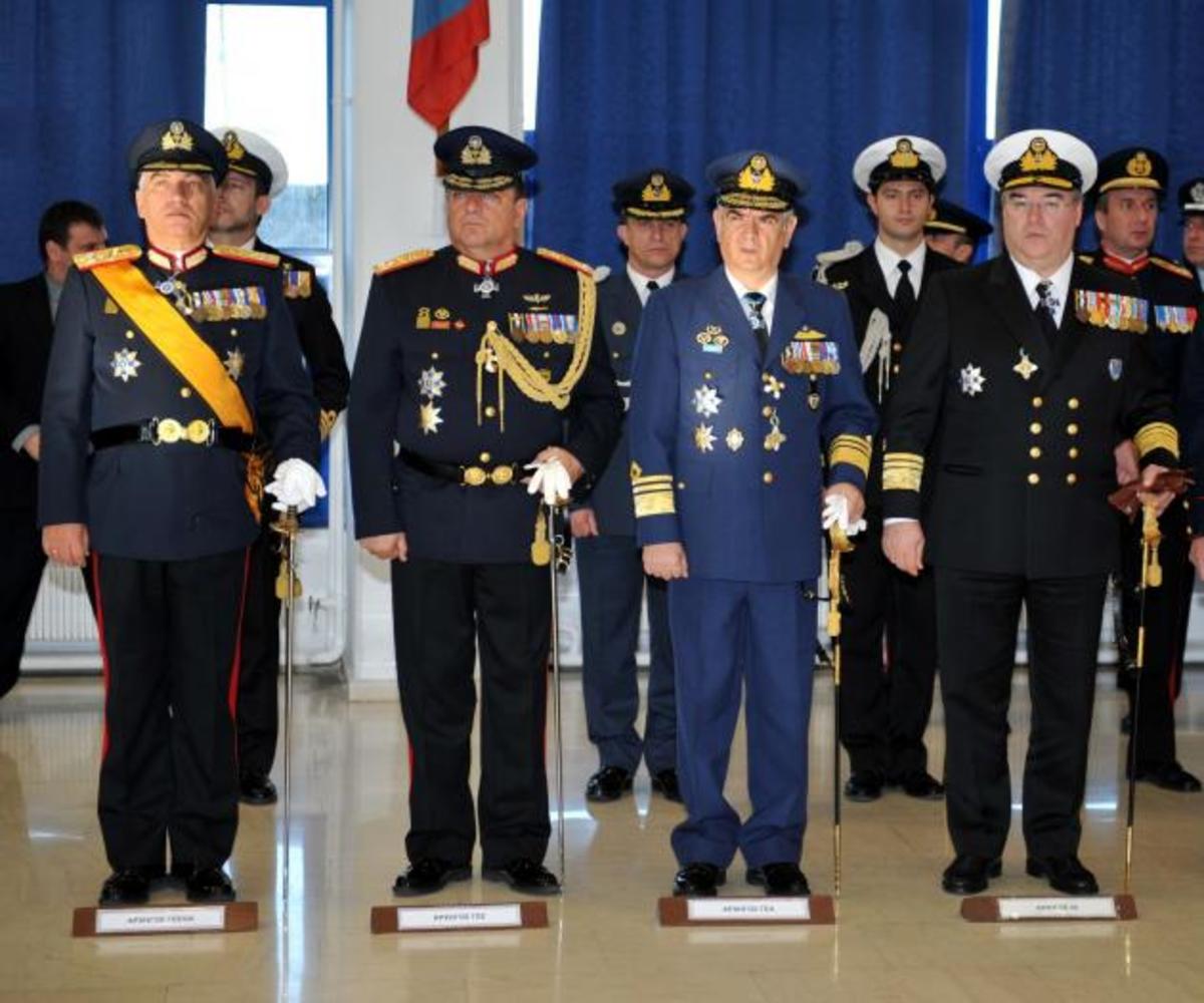 Επαναφορά “θητείας Αρχηγών” τώρα για να σταματήσουν οι κρίσεις να είναι “θέατρο”