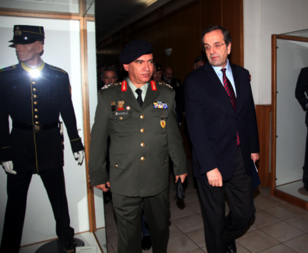 Ο “μπαμπούλας” των απολύσεων εμφανίστηκε γιατί έρχεται ακόμη μείον 20% στους μισθούς στρατιωτικών