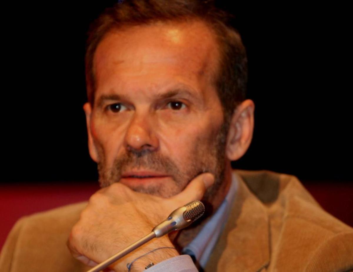 Ο Πέτρος Κωστόπουλος… απολογείται!