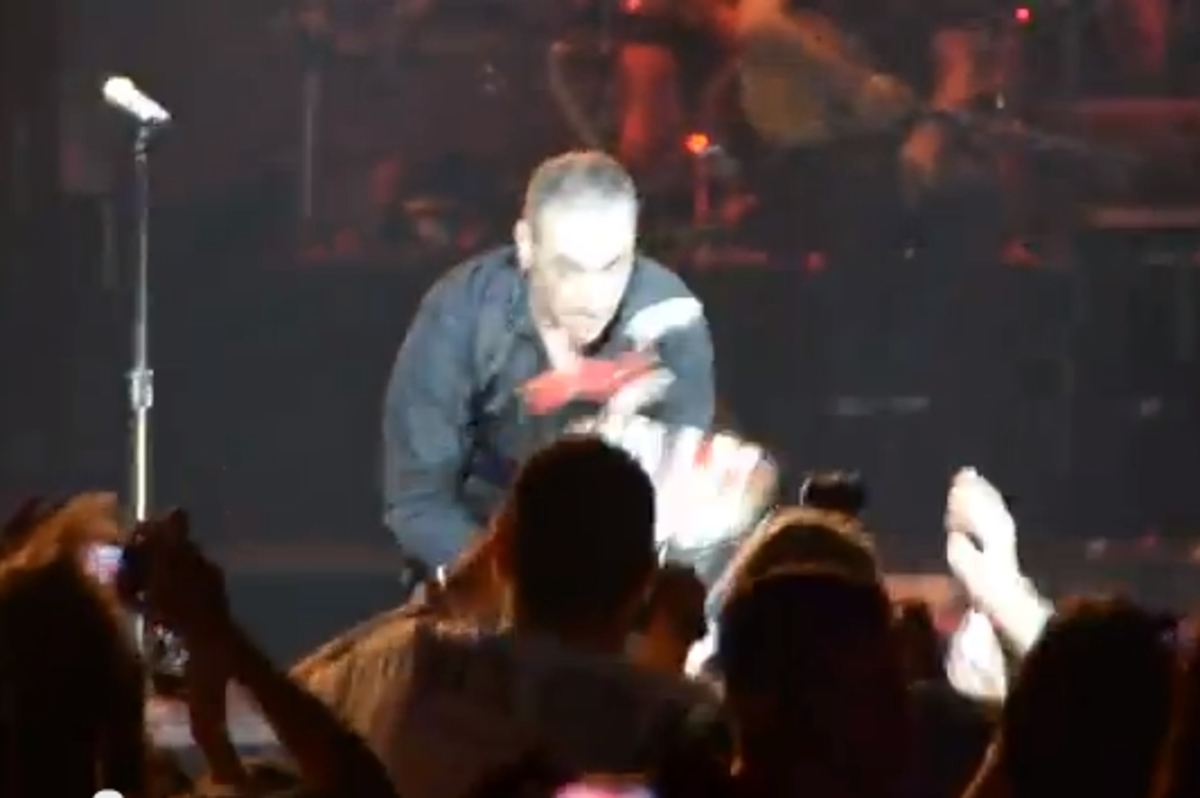 Η κούπα στον Νότη – Το γλέντι του Ολυμπιακού (ΦΩΤΟ)