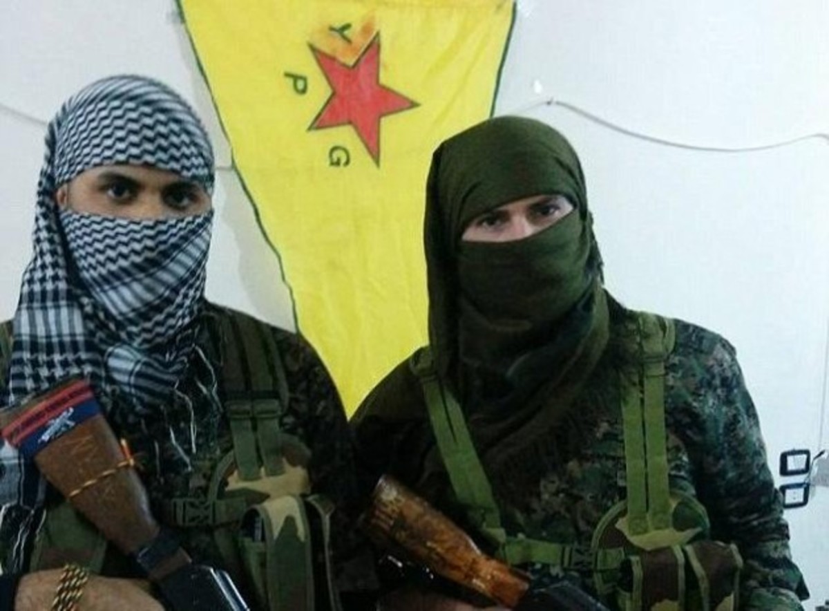 Αυτός είναι ο τραπεζίτης που έγινε μαχητής στο πλευρό των Κούρδων – ΦΩΤΟ