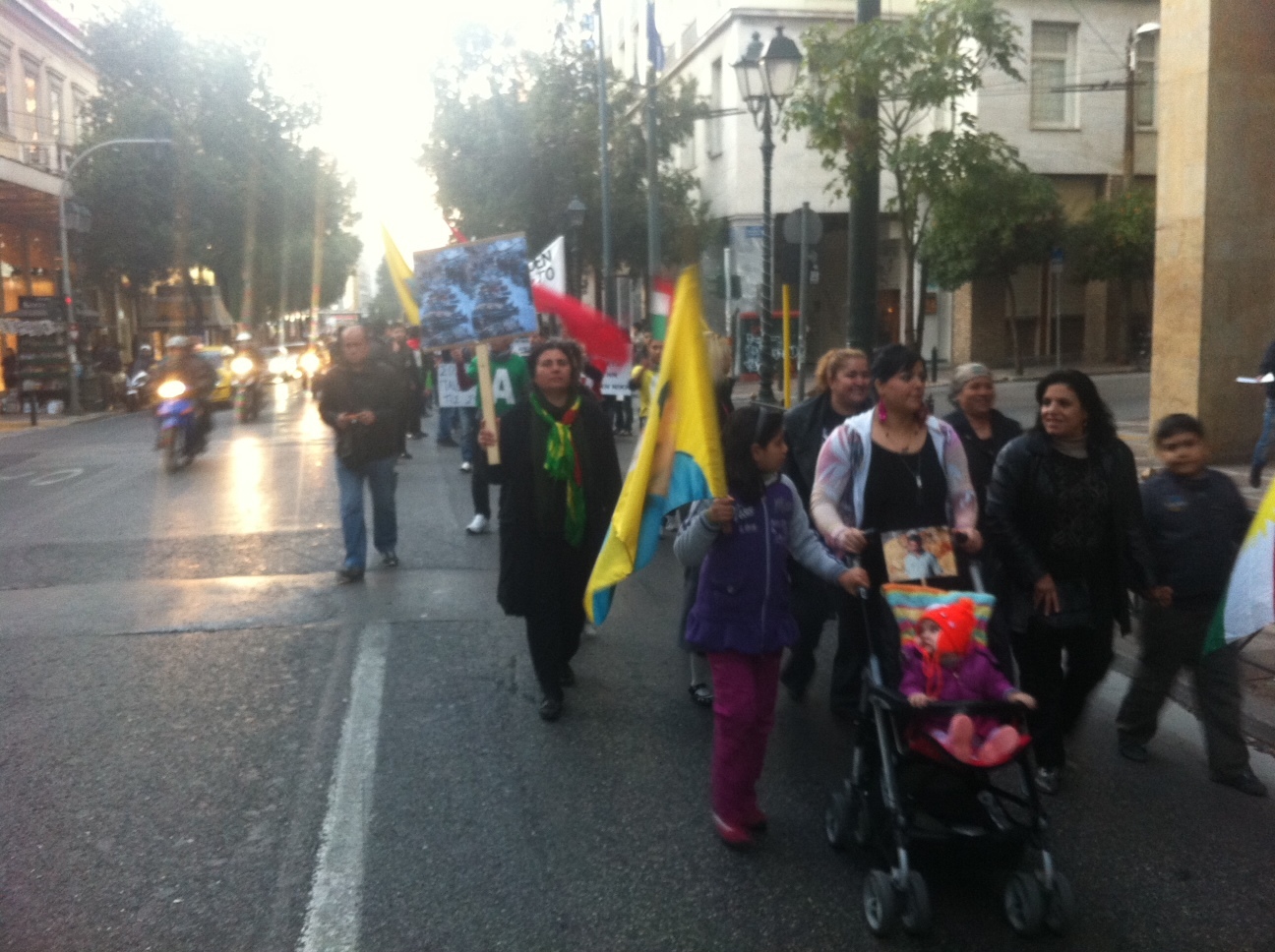 Πορεία Κούρδων προς την τουρκική πρεσβεία