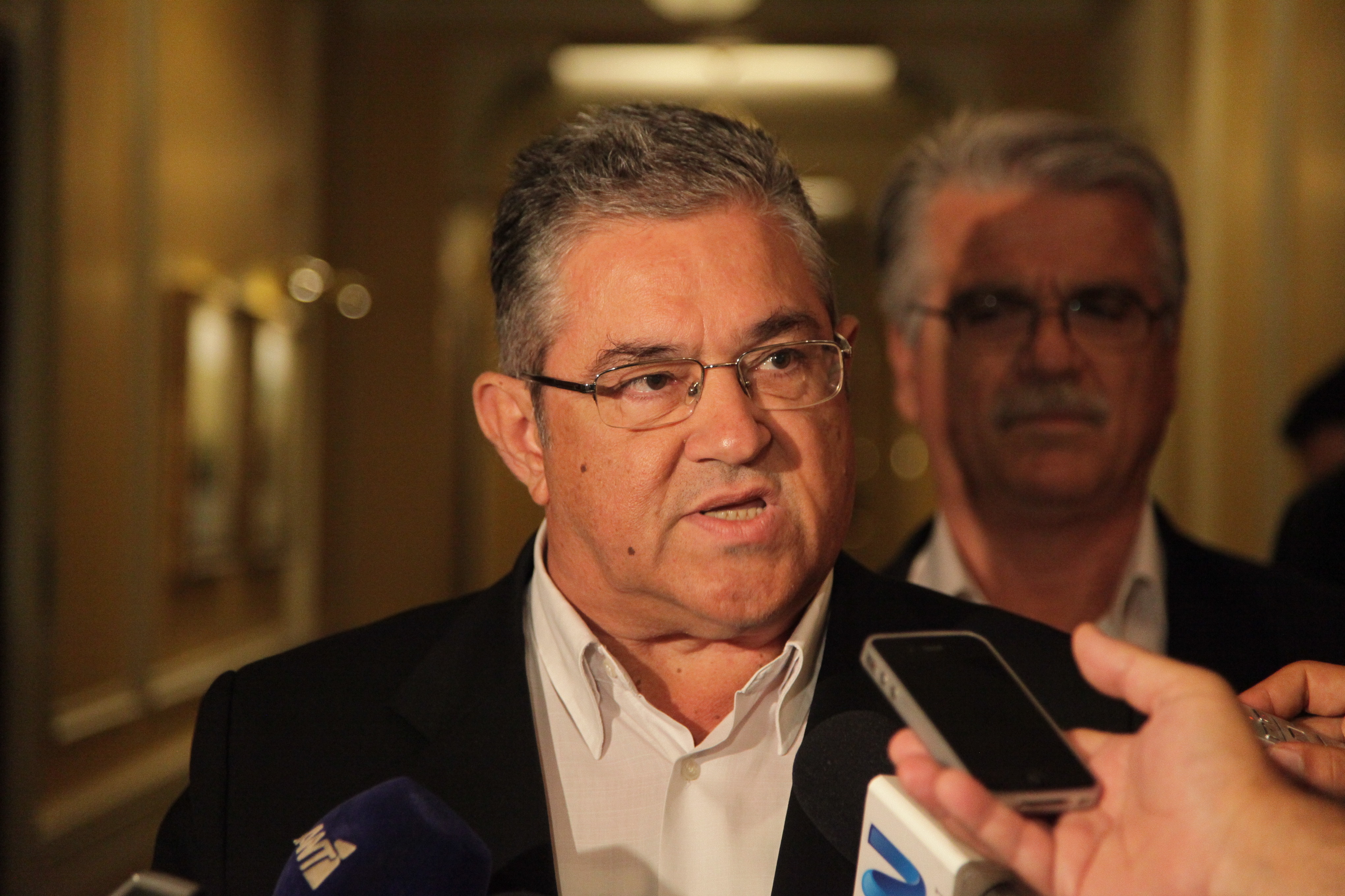 Τη πλήρη απαλλαγή της πρώτης, αλλά και δευτερεύουσας κατοικίας από φόρους, ζητεί το ΚΚΕ