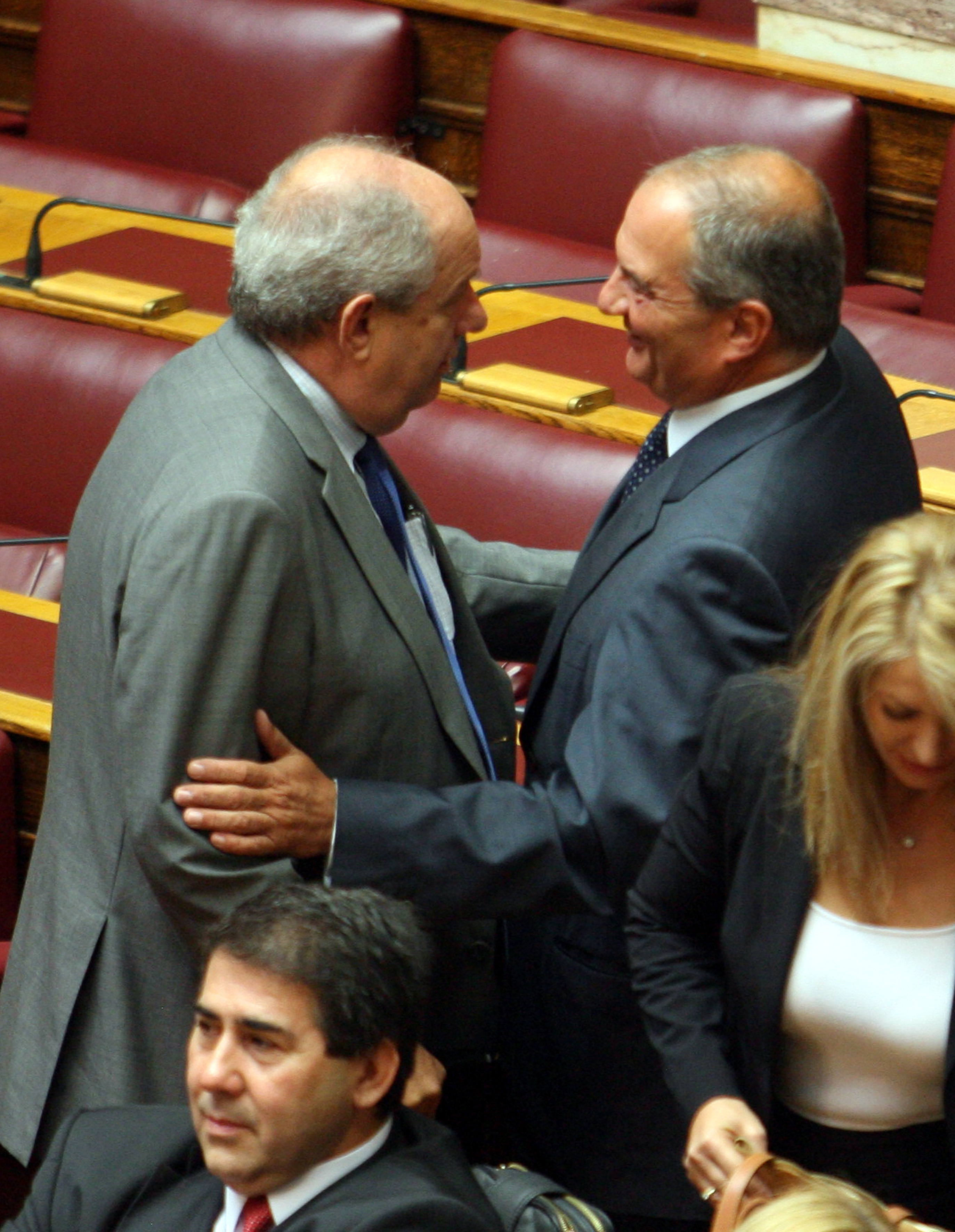 Τ. Κουίκ: Να δικαιολογηθεί ο Κώστας Καραμανλής!