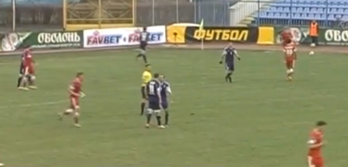 Αποβολή για κουτουλιά σε… συμπαίκτη! (VIDEO)