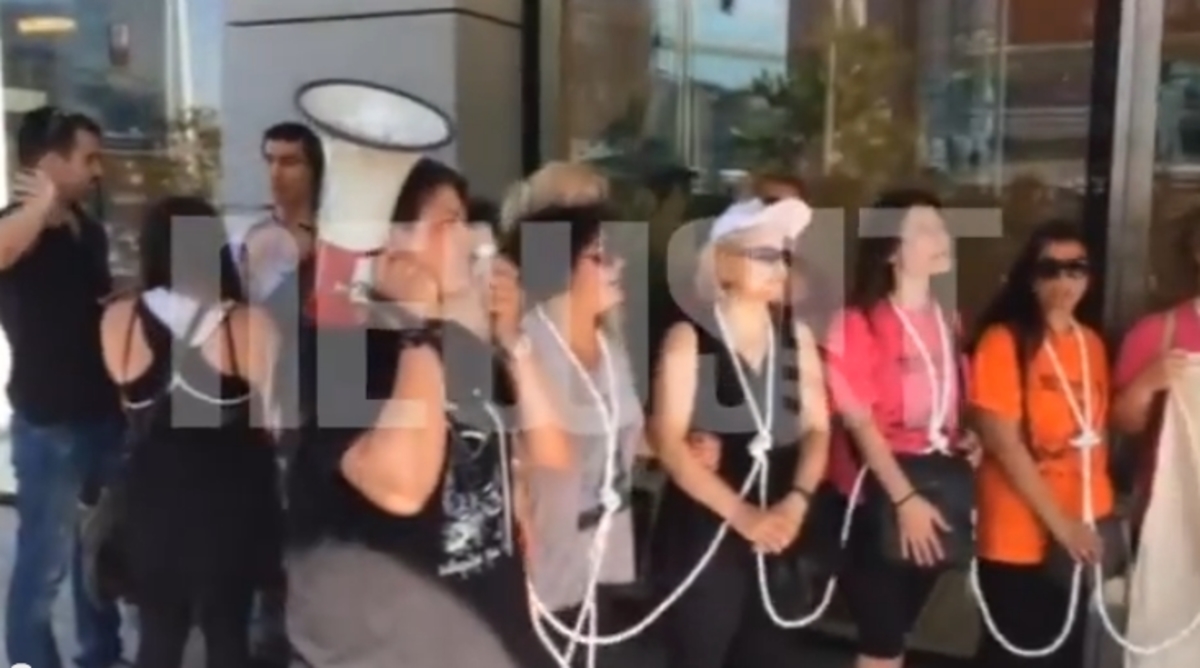 Καθαρίστριες στα γραφεία ΝΔ