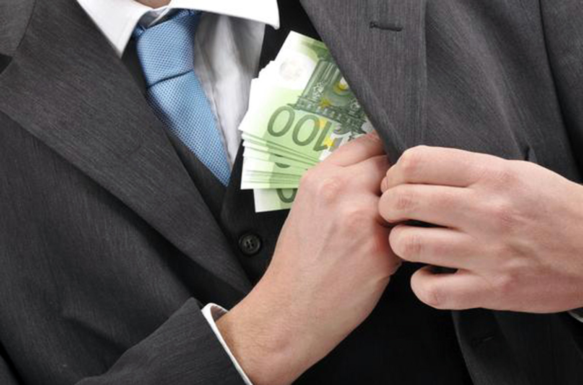 Ο… αχόρταγος Υπαστυνόμος της ΓΑΔΑ – Έφαγε 300.000 ευρώ από το ταμείο της λέσχης – εστιατορίου – Λειτουργούσε ανενόχλητος για τουλάχιστον 5 χρόνια