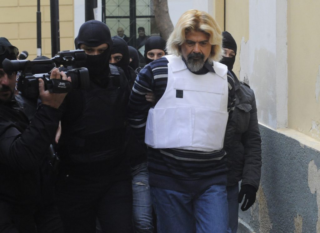 Πυρήνες κατά Ξηρού: Προδότης και χαφιές που νομίζει πως είναι ο Καραϊσκάκης