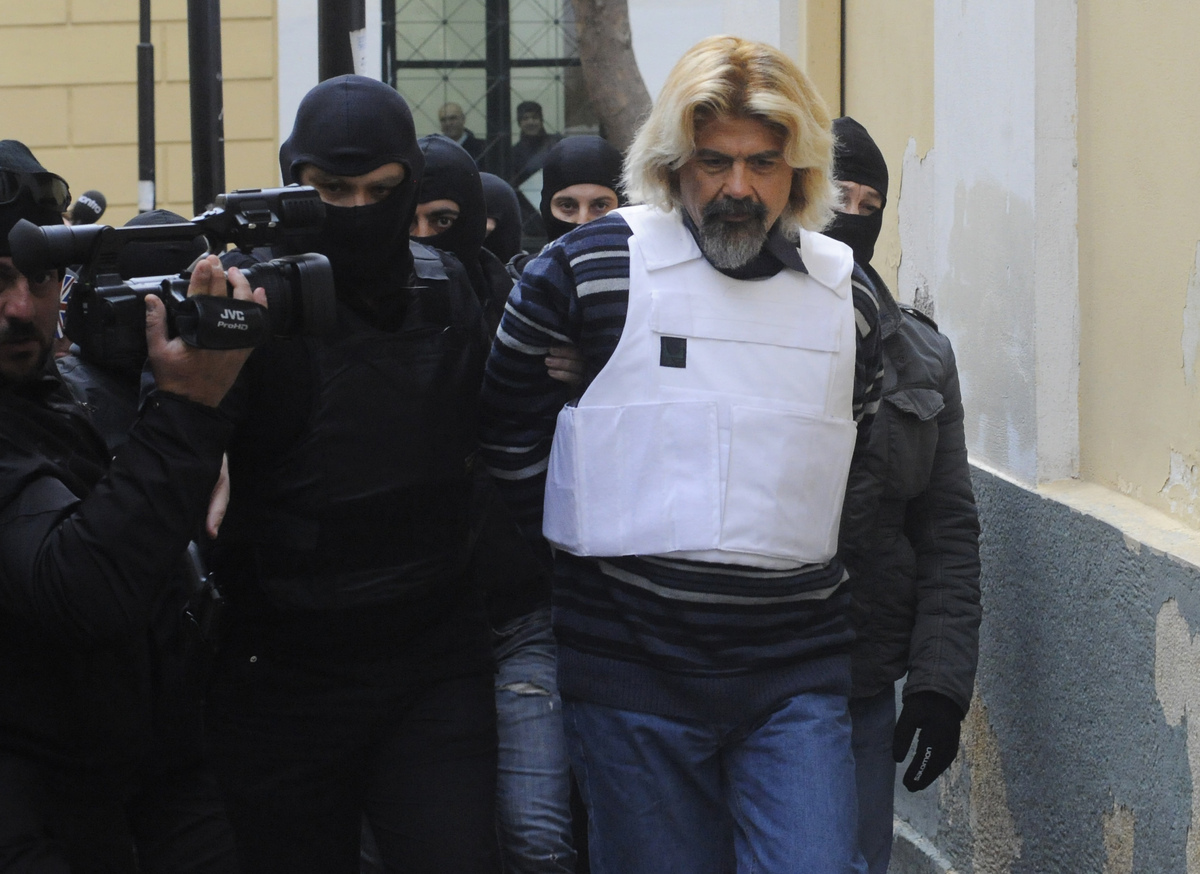 Πυρήνες κατά Ξηρού: Προδότης και χαφιές που νομίζει πως είναι ο Καραϊσκάκης